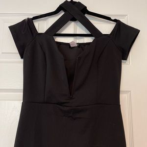 Black fitted dress size L - chest and neck detail